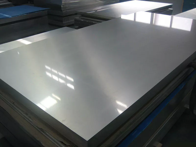 Como a placa de aço laminada a frio melhora o desempenho da fabricação?